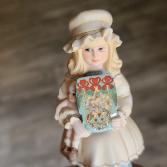 Jan Hagara ceramic music box figurine - Picture 3 of 6